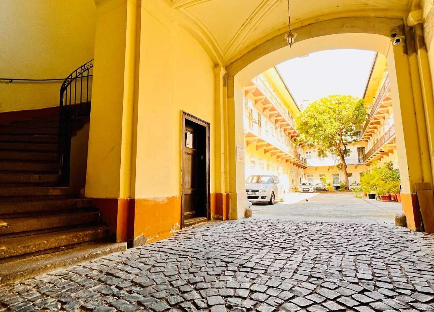 Quiet Luxury Apartment With 2 Rooms In The City Centre Bb Budapest